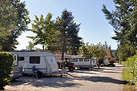 Vorschaubild: Kur-Gutshof-Camping Arterhof in Bad Birnbach-Lengham Stellplatzreihe