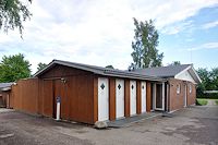 Vorschaubild: Lægårdens Camping in Karise vorderes Sanitärgebäude