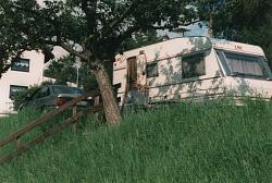 Vorschaubild: Camping Elztalblick in Waldkirch - Siensbach Der Platz ist in Terrassen angelegt.