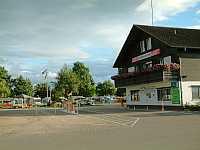 Vorschaubild: Riedsee-Camping in Donaueschingen Viel Platz schon vor der Schranke mit Blick in das ansprechend gestaltete Gelände