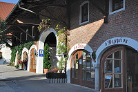 Vorschaubild: Kur-Gutshof-Camping Arterhof in Bad Birnbach-Lengham im Innenhof