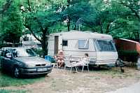 Vorschaubild: Camping Soleil Vivarais in Sampzon bei Ruoms Die Parzellierung der Stellplätze wurde von einigen holländischen Campingfreunden nicht sonderlich genau genommen