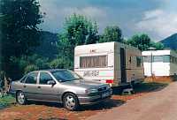 Vorschaubild: Camping Municipal in St. Hippolyte Die Stellplätze sind auf engen Terrassen angelegt. Eine Parzellierung ist nicht zu erkennen