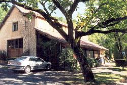 Vorschaubild: Camping - Clos Bernard in Vitrac Familiäre Atmosphäre herrscht in der Rezeption und in dem kleinen Laden