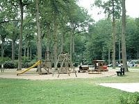 Vorschaubild: Castel Camping Caravaning Château de la Grenouillère in Suèvres Waldspielplatz