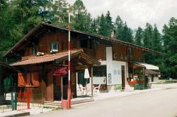 Vorschaubild: Camping Rocchetta in Cortina d´Ampezzo Im Kiosk neben der Rezeption gibt es alles Wichtige