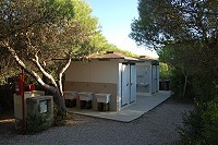 Vorschaubild: Camping Riva di Ugento in Ugento eines der kleineren Sanitärgebäude