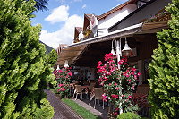 Vorschaubild: Löwenhof in Vahrn bei Brixen Café – Bar des Hotels neben der Platzeinfahrt