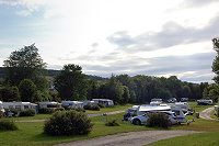 Vorschaubild: Storsand Gård Camping in Malvik bei Trondheim Parzellierte (links) und unparzellierte Stellplätze