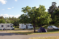 Vorschaubild: Bredängs Camping in Stockholm-Bredänd Linke Platzseite mit Zeltfläche
