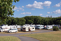 Vorschaubild: Bredängs Camping in Stockholm-Bredänd Platzseite rechts hinter der Rezeption