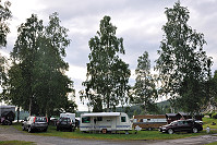 Vorschaubild: Snibbens Camping in Ramvik / Mörtsjön zwischen Wiese und Seeufer