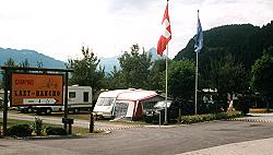 Vorschaubild: Camping Lazy Rancho in Interlaken Der Eingangsbereich des Campingplatzes