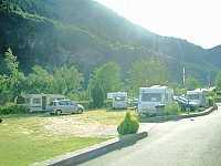Vorschaubild: Camping Gottardo in Chiggiogna bei Faido Stellplätze im unteren Bereich, direkt rechts neben der Einfahrt vor der Rezeption