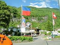 Vorschaubild: Camping Gottardo in Chiggiogna bei Faido Einfahrt nach rechts zum unteren Platzteil, links geht es nach oben.