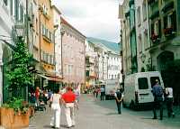 Vorschaubild: Bruneck Ein Bummel durch die schöne Einkaufsstraße im Zentrum von Bruneck