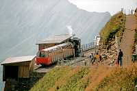 Vorschaubild: Die Brienzer Rothorn-Bahn Die Talfahrt mit der Bahn bietet noch einmal fantastische Ausblicke.