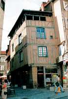 Vorschaubild: Limoges Geschichte gibt es an jeder Ecke zu sehen. Limoges ist viel zu schön, um nur zu übernachten oder gar vorbeizufahren.
