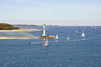Vorschaubild: Auf der Luxusfähre Segelboote auf der Förde